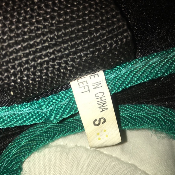 💞 $4 sale (these items must go) Franklin wrist guards pair: youth small - Picture 4 of 8